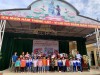 Trao tặng mũ bảo hiểm đạt chuẩn cho học sinh lớp 1 tại trường tiểu học xã Thanh Hưng